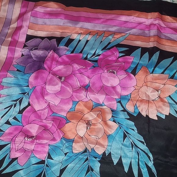 VTG Silk scarf - Picture 5 of 5